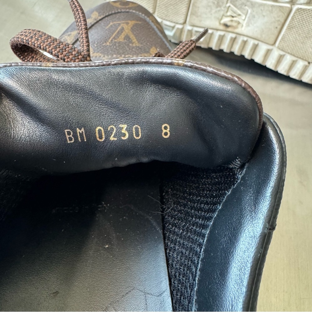Louis Vuitton Monogram Run Away Sneakers in Tri-Color US 9 - Picture 7 of 7